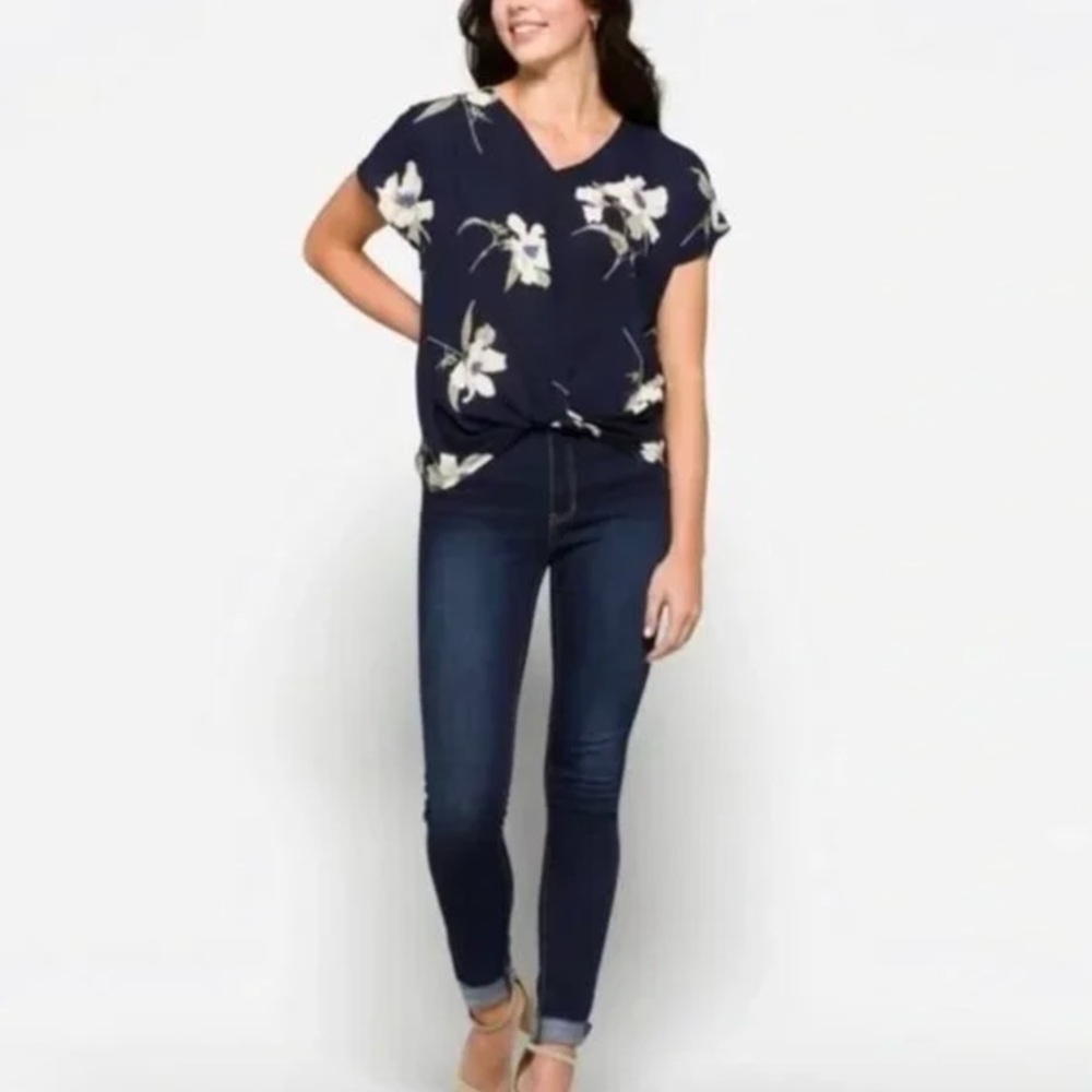 WEST KEI Stitch Fix Allura Knot Detail Front Top - Picture 11 of 11